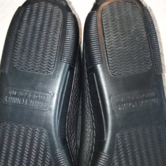 Minnetonka Moccasin Moosehide Kilty Women's Size 6 Black - Picture 12 of 13